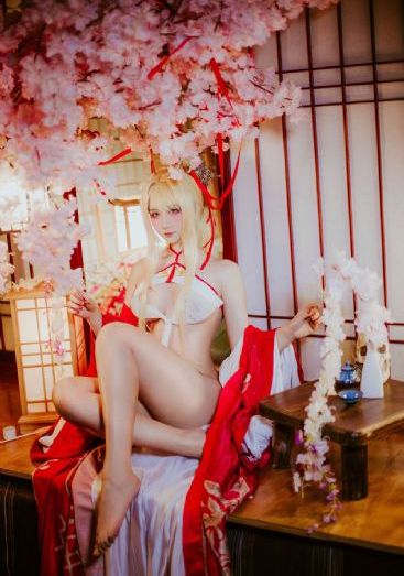 国产闺蜜女同疯狂摩擦1_BD英语免费电视剧