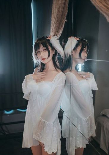 欧美戴帽子时尚街拍_手机MP4字幕高清版在线播放