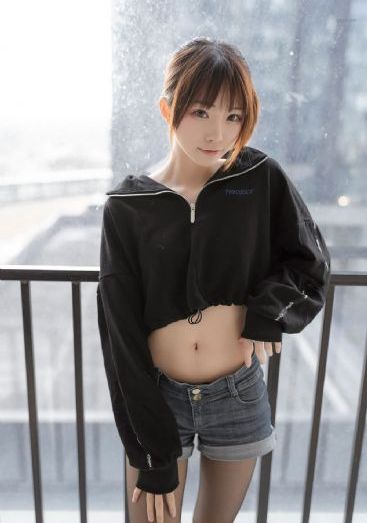 欧美风耳环个性_手机免费观看