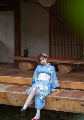 日韩美女黄色甜美穿搭_4K在线播放观看
